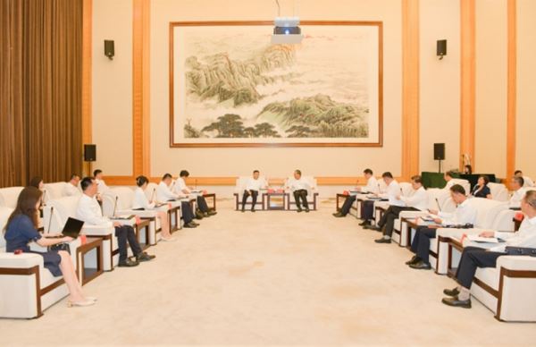陽(yáng)江市委書(shū)記盧一先會(huì)見(jiàn)蘇如春一行——共商合作 攜手發(fā)展